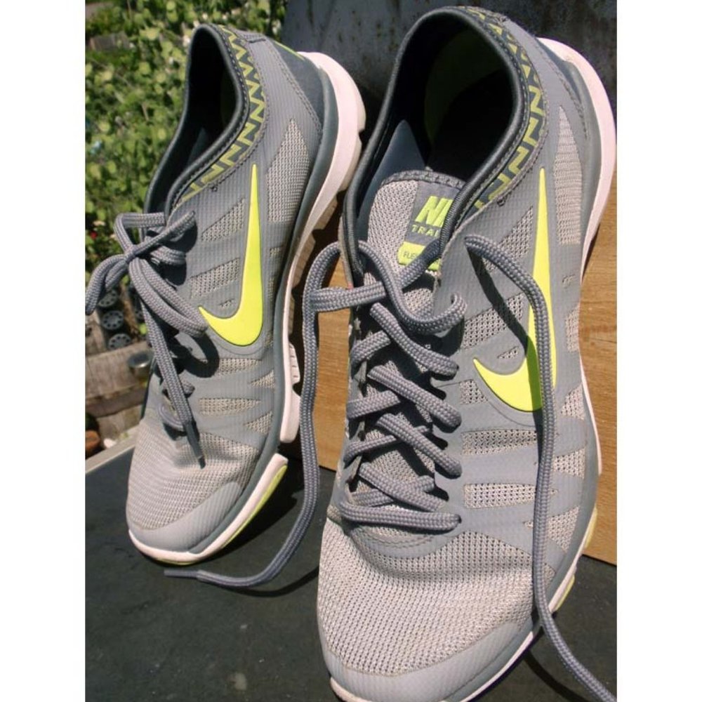 Nike Lightweight Mesh running shoe Gray 8.5